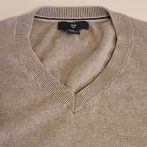 The Gap Long Sleeve V-Neck Sweater, large
